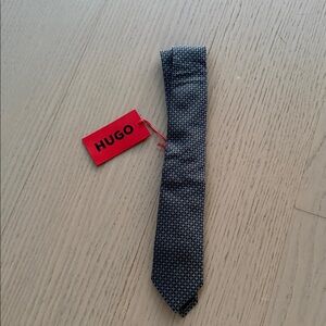 NWT HUGO BOSS Black and Gray Geometric Tie